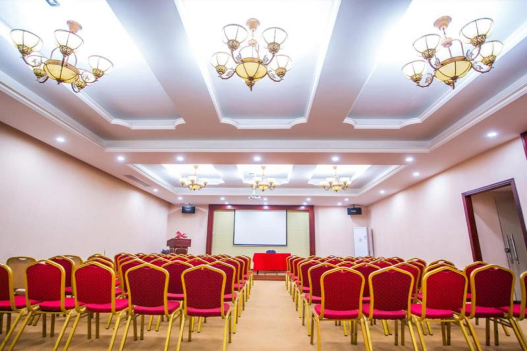 Vienna International Hotel (Huizhou South Railway Station, Wanda Plaza) 25/35