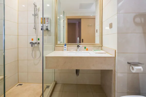 Vienna Hotel (Chunrong Street Qicaiyunnan) 6/13