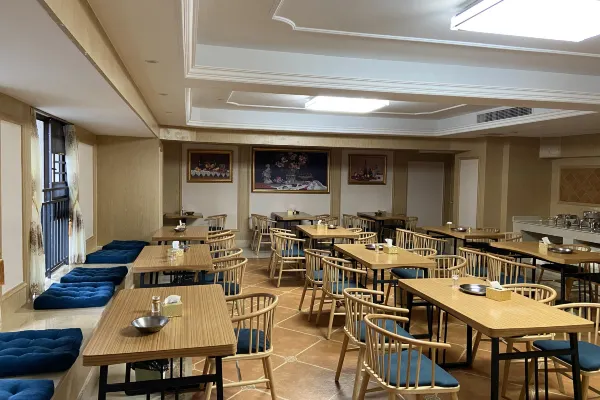 Vienna Hotel (Chunrong Street Qicaiyunnan) 13/13