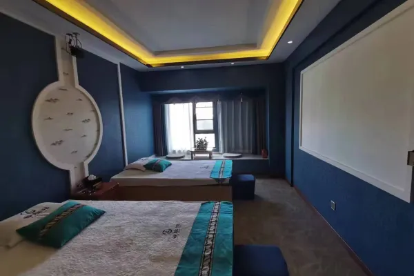 Vienna Hotel (Chunrong Street Qicaiyunnan) 10/13