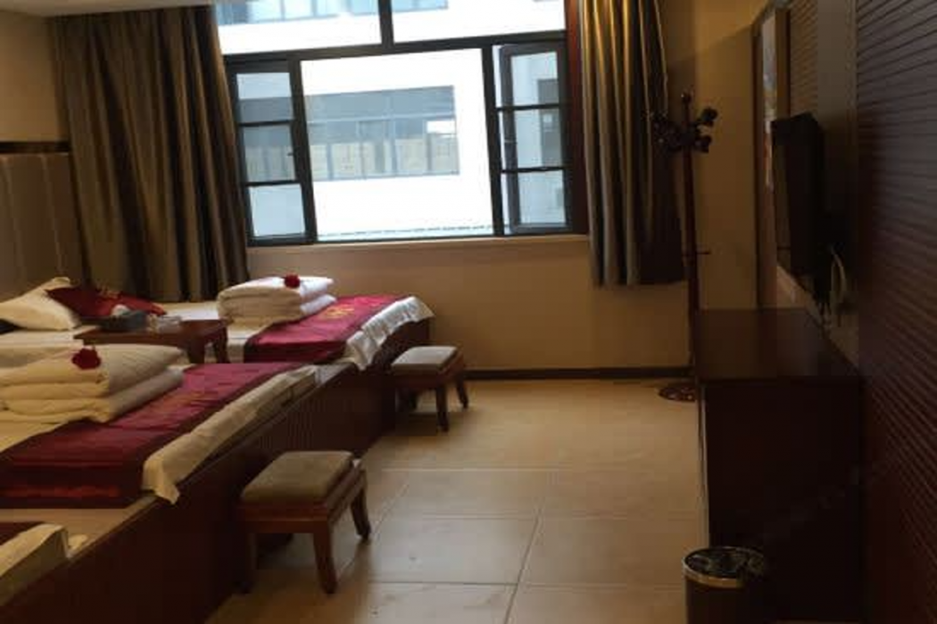 Vienna 3 Best Hotel (Wuhan Jinyinhu Branch) 10/24