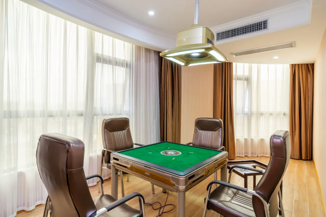 Vienna International Hotel (Huizhou Xinyu Government Square) 7/8
