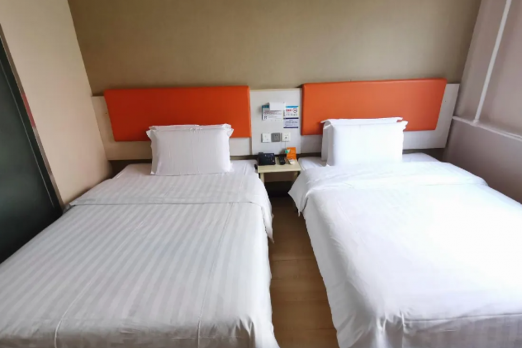 7 Days Inn (Beijing Zhongguancun Renmin University of China) 17/30