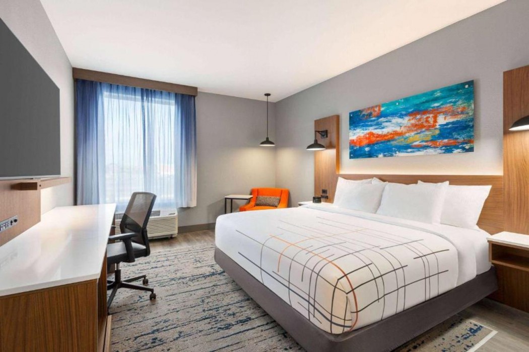La Quinta Inn & Suites by Wyndham Mount Laurel / Moorestown 12/58