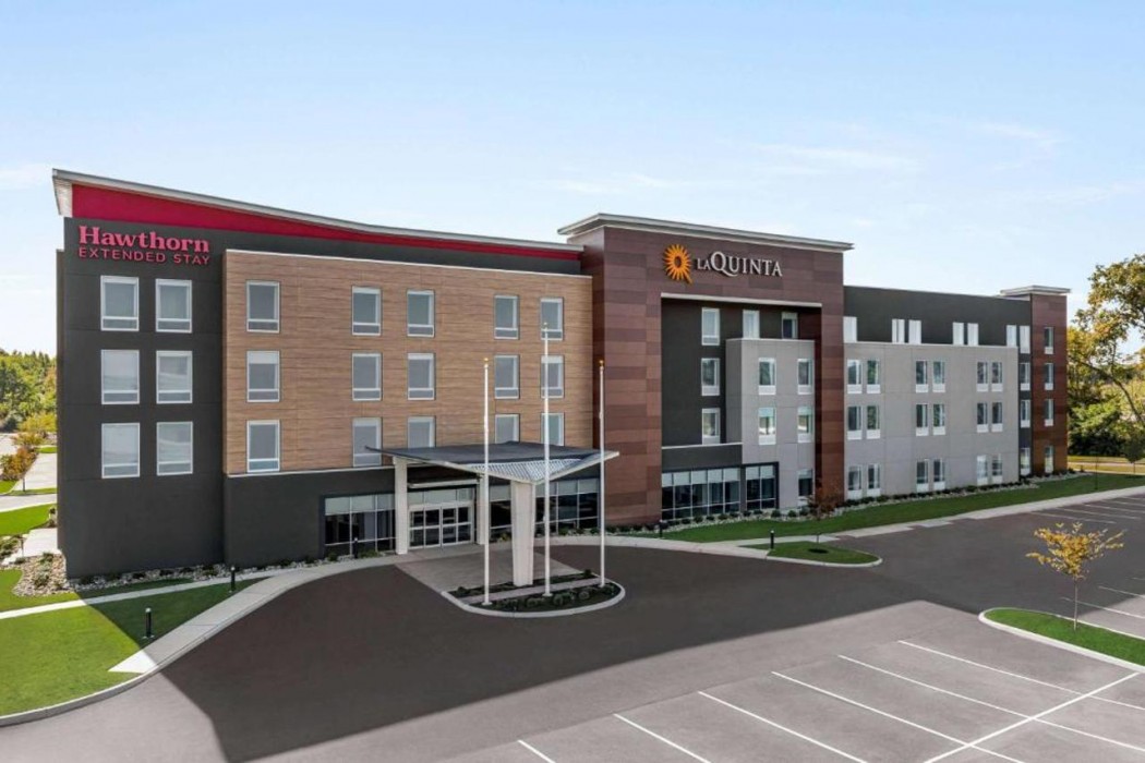La Quinta Inn & Suites by Wyndham Mount Laurel / Moorestown 1/58