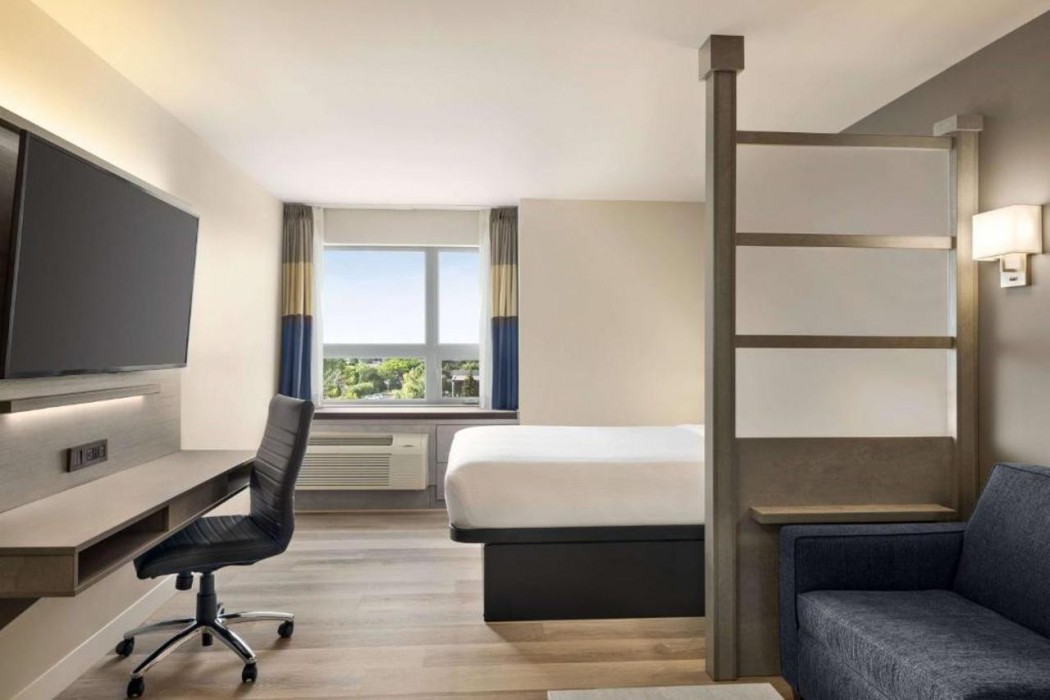 Microtel Inn & Suites by Wyndham Boisbriand 13/35