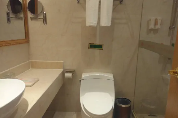 Vienna Hotel (Lingshui Center) 26/47