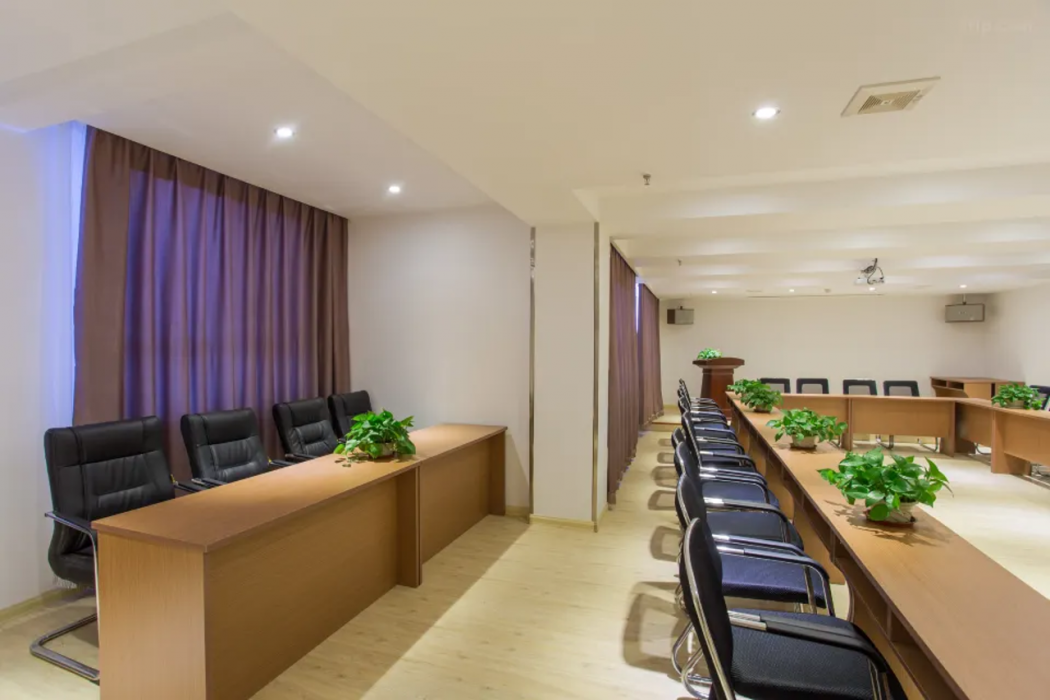 Jinjiang Inn (Ulanqab Jining Railway Station Xingfu Road) 30/40