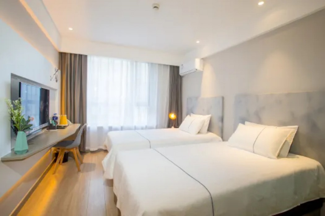 Magnolia White Hotel 7/12