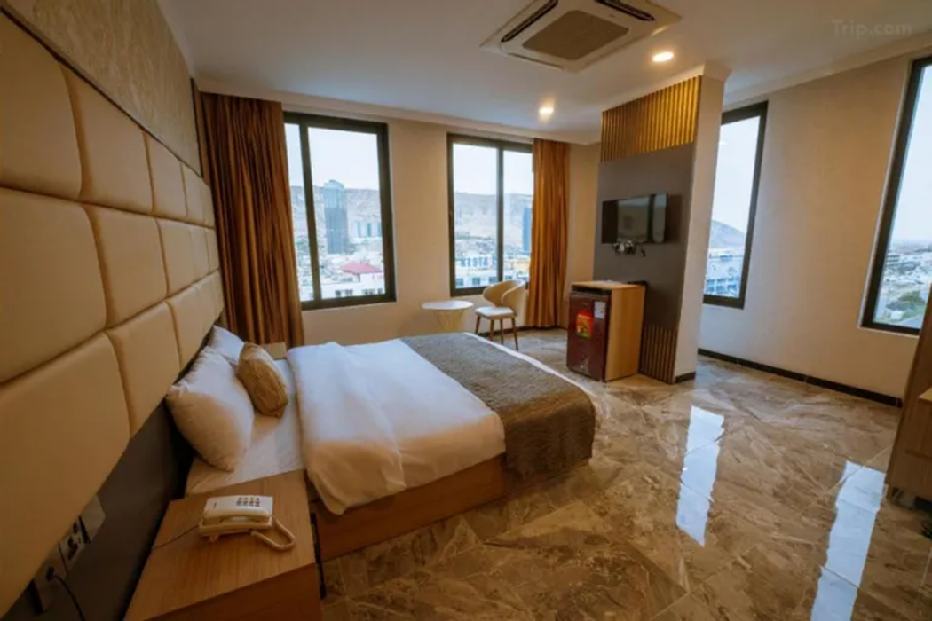 Sarok Hotel Douhok 6/12