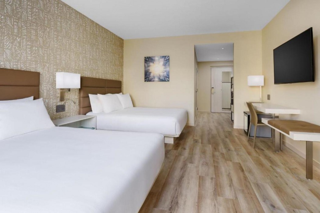 AC Hotel by Marriott Naples 5th Avenue 8/16