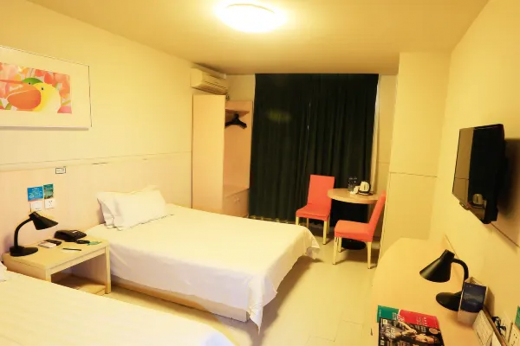 Jinjiang Inn (Tianjin Bawei Road Music College) 13/33