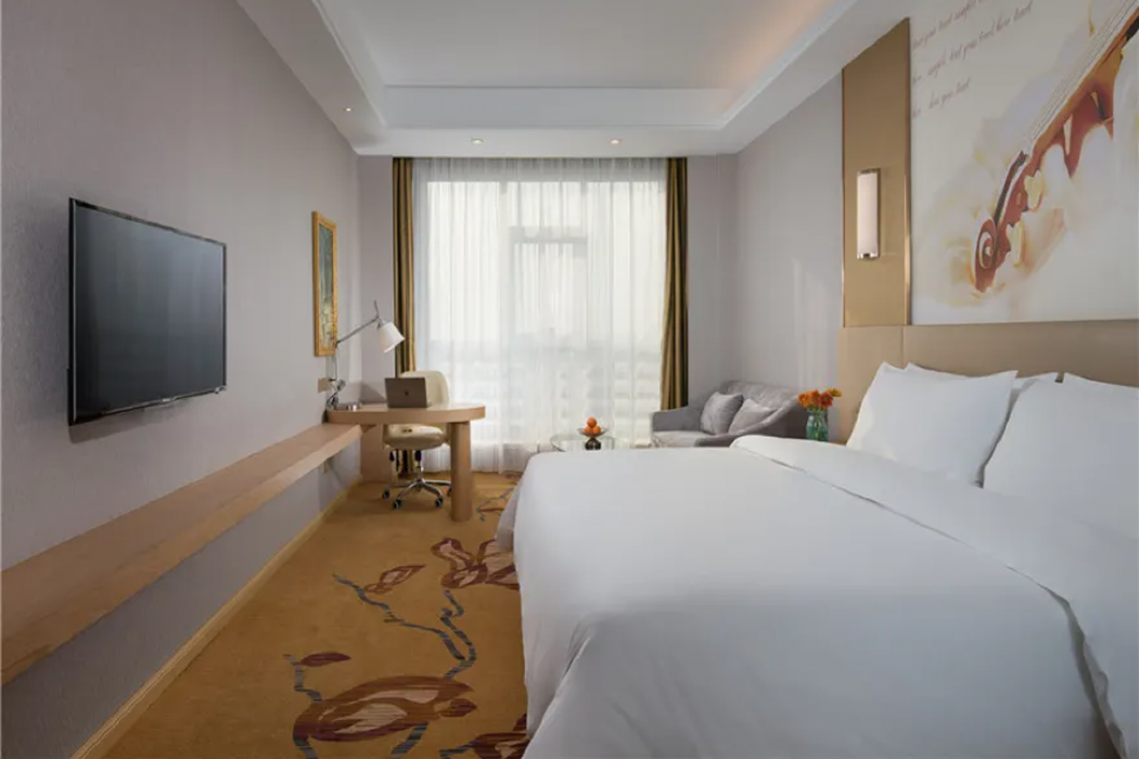 Vienna Hotel(Shangcai Qinxiang Road Branch) 3/8