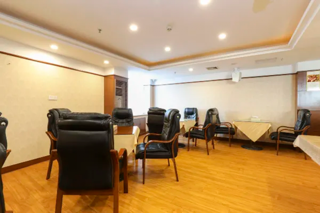 Vienna Hotel (Zhongshan Bus Terminal) 27/37