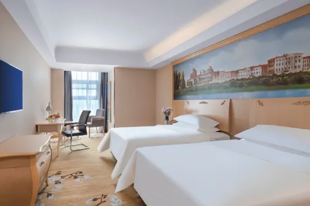 Vienna Hotel (Yixing High Speed Railway Station) 5/12