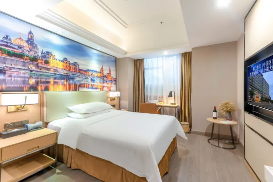 Vienna Hotel (Zhongshan Xiaolan Daxin) 7/24