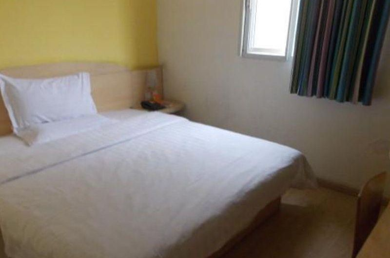 7 Days Inn Chengdu North Railway Train Station Square Branch 18/39