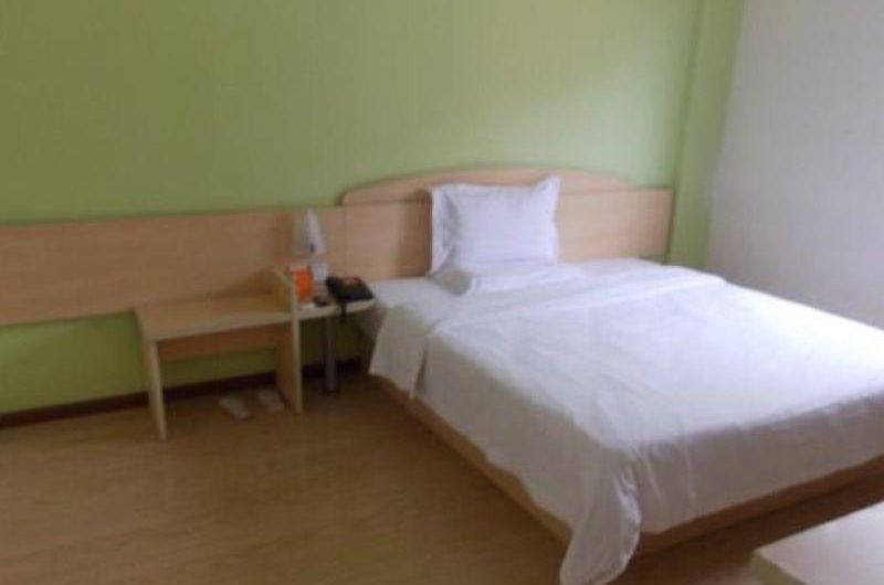 7 Days Inn Chengdu North Railway Train Station Square Branch 17/39