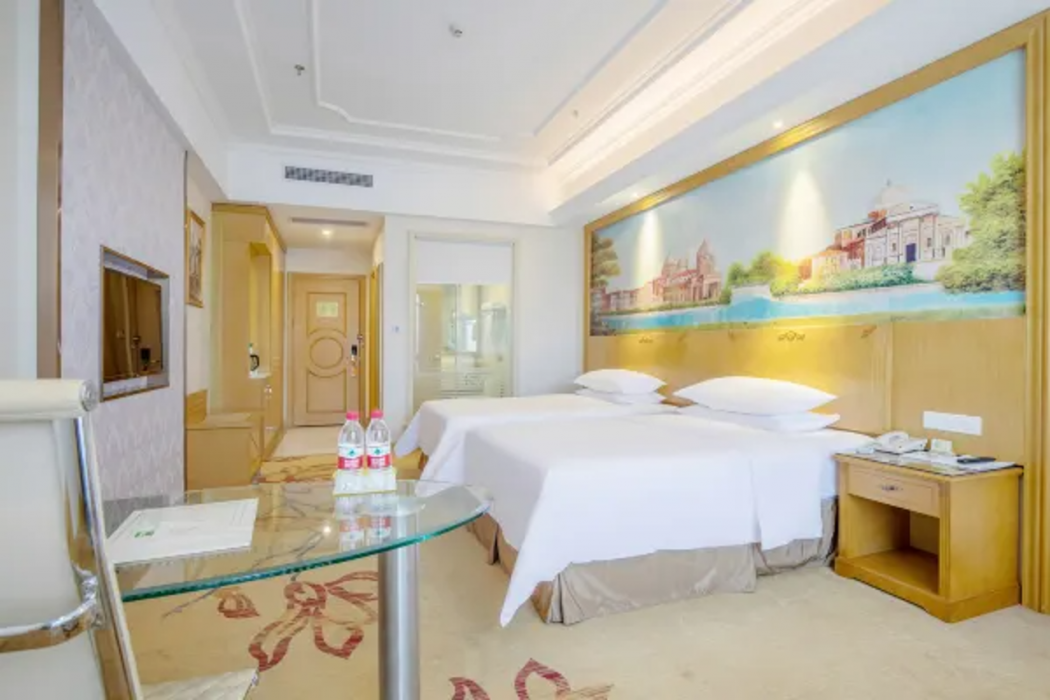 Vienna International Hotel (Zhongshan Torch Center Branch) 10/42