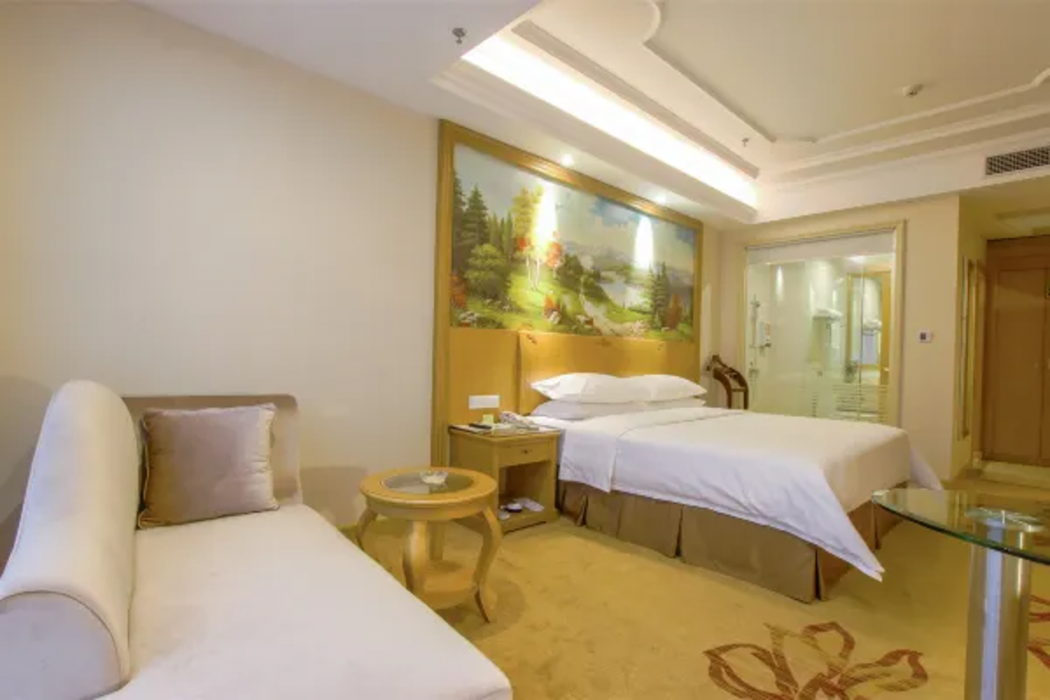 Vienna International Hotel (Zhongshan Torch Center Branch) 8/42