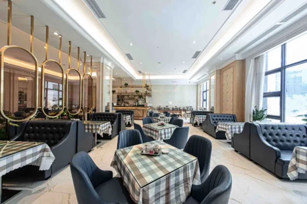 Vienna International Hotel (Zhongshan Lihe Plaza Xingzhong Road Store) 33/58