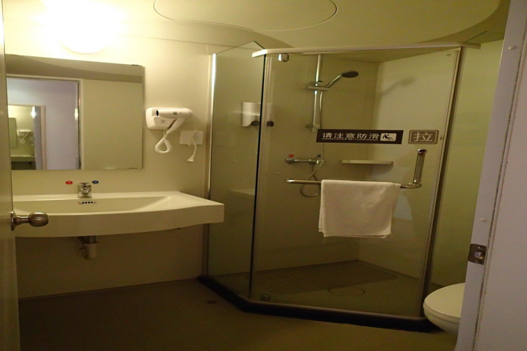 7 Days Inn (Beijing Huairou) 37/49