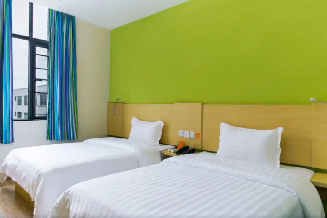 7 Days Inn (Guangzhou High-speed Railway Station Huijiang Metro Station) 14/37