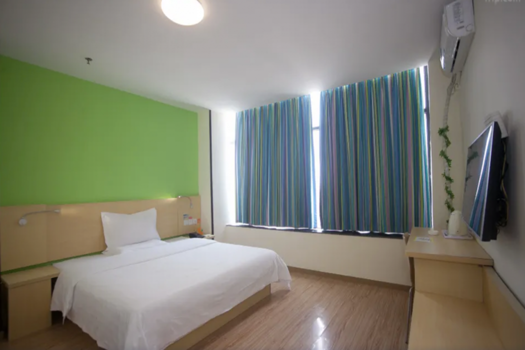 7 Days Inn (Guangzhou High-speed Railway Station Huijiang Metro Station) 13/37