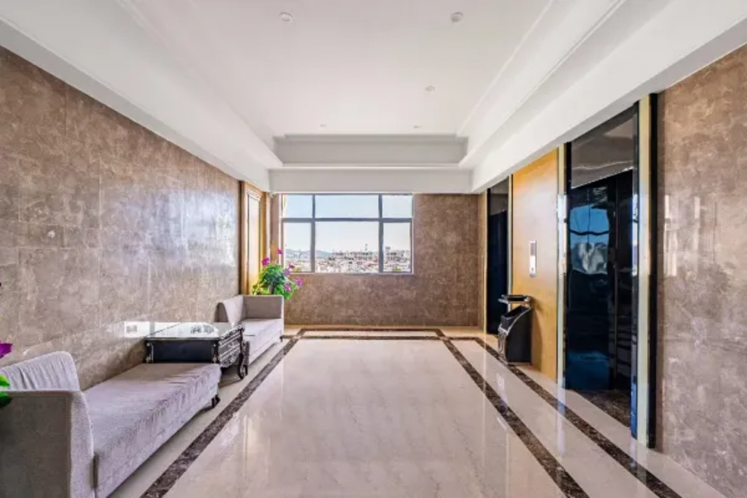 Vienna Hotel (Shantou Convention and Exhibition Center) 38/54