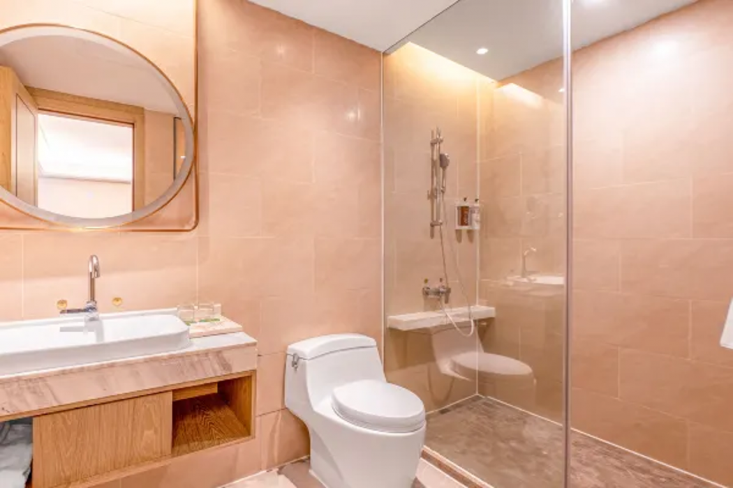 Vienna Hotel (Shantou Convention and Exhibition Center) 23/54