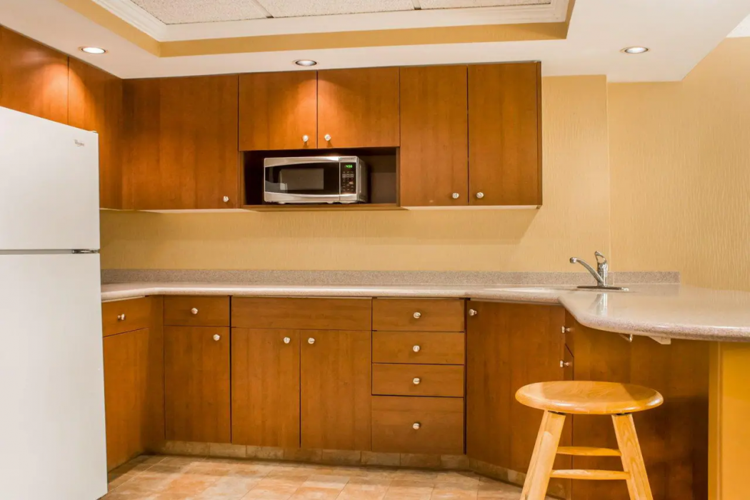 Clarion Hotel & Suites Riverfront Oswego 9/35
