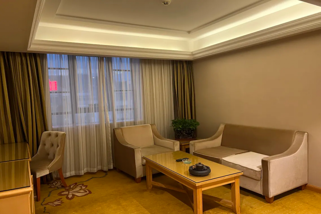 Vienna Hotel (Huidong Jilong) 22/33