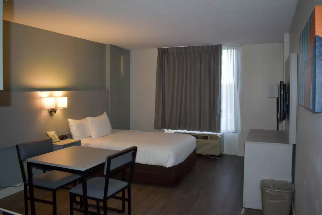MainStay Suites MSP Airport - Mall of America 13/30