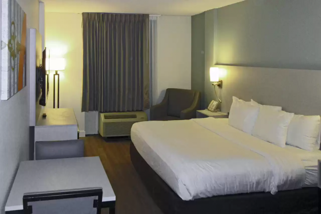 MainStay Suites MSP Airport - Mall of America 17/30