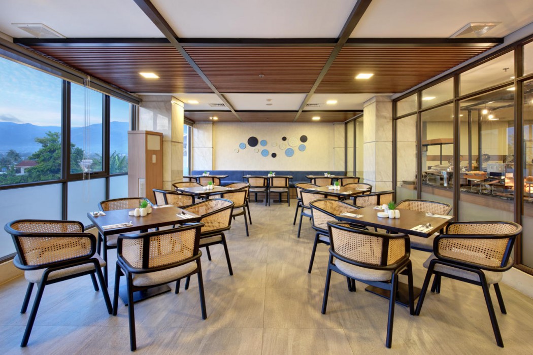 Aston Palu Hotel and Conference Center 37/47