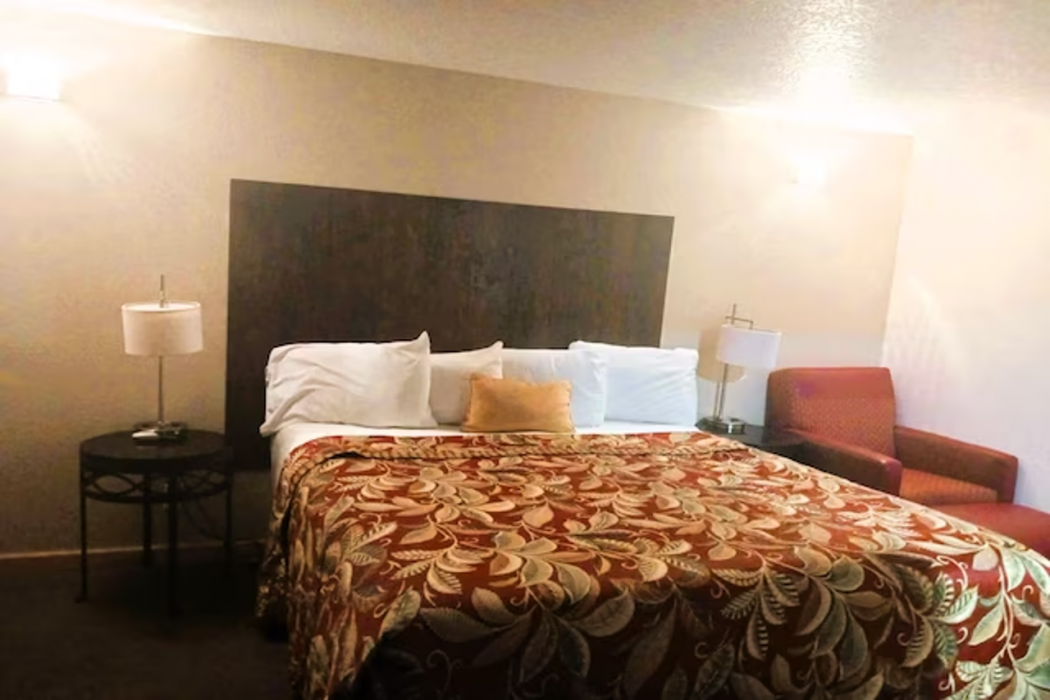 HomeTown Inn 3/14