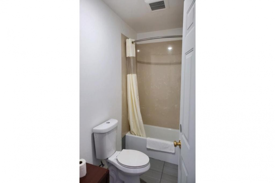 Premier Inn & Suites 7/19