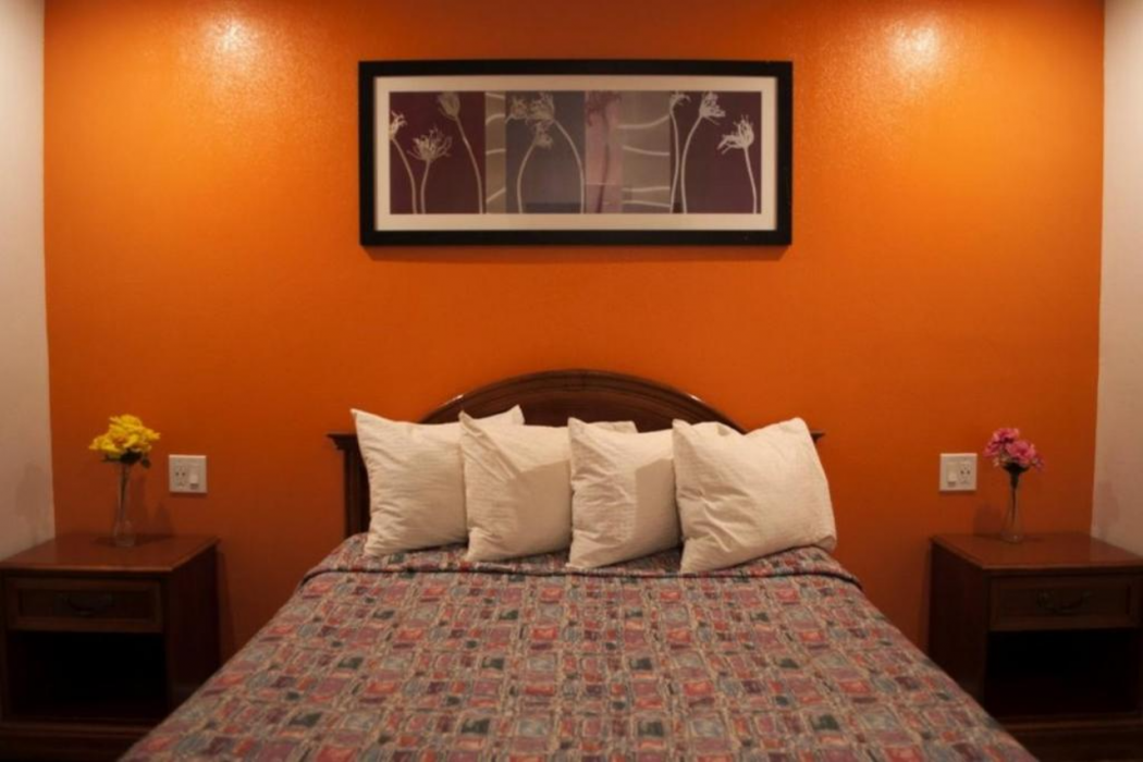 Premier Inn & Suites 10/19