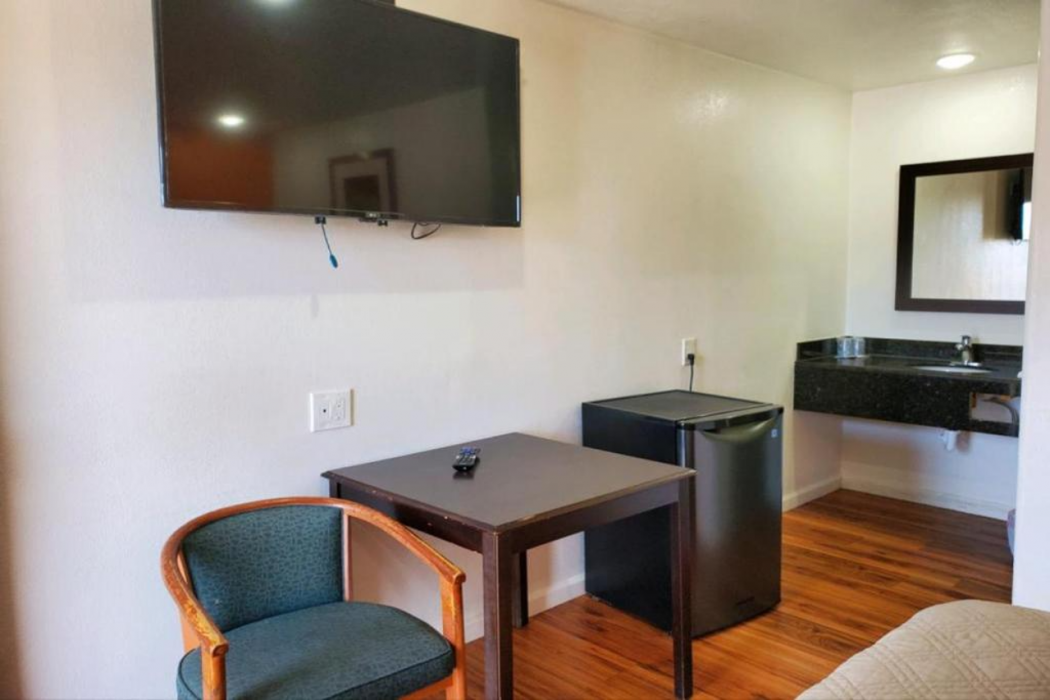 Premier Inn & Suites 9/19