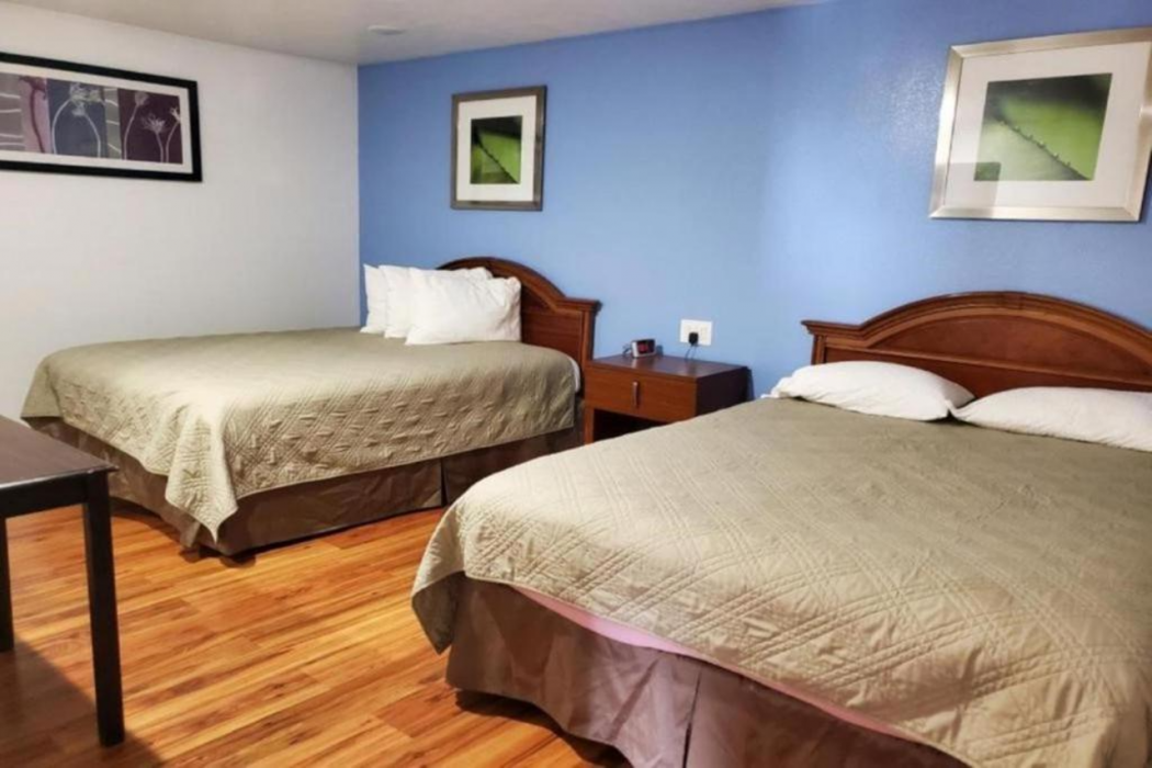 Premier Inn & Suites 6/19