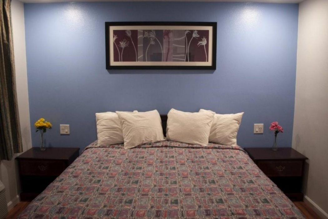 Premier Inn & Suites 12/19