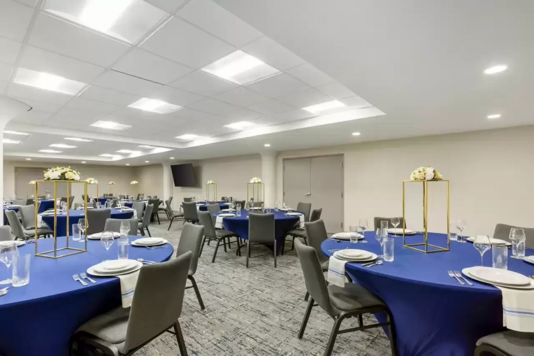 Four Points by Sheraton Newark Airport 11/30