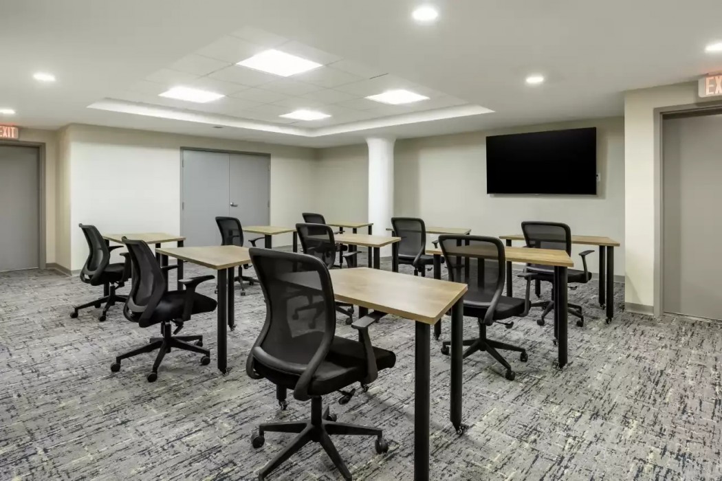Four Points by Sheraton Newark Airport 15/30