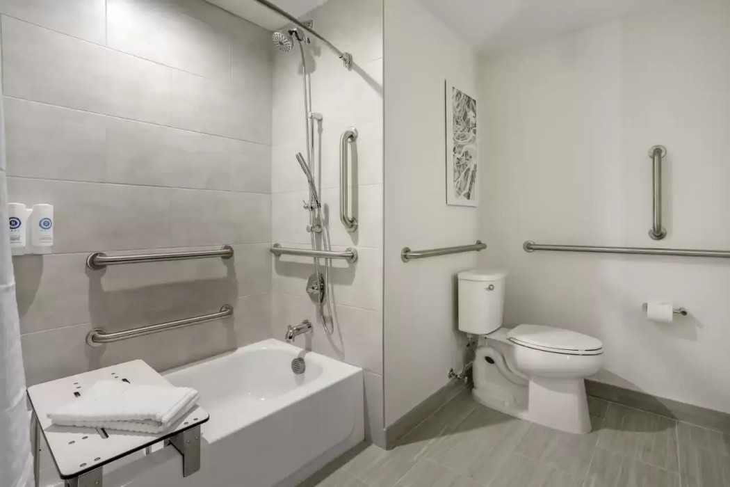 Four Points by Sheraton Newark Airport 7/30