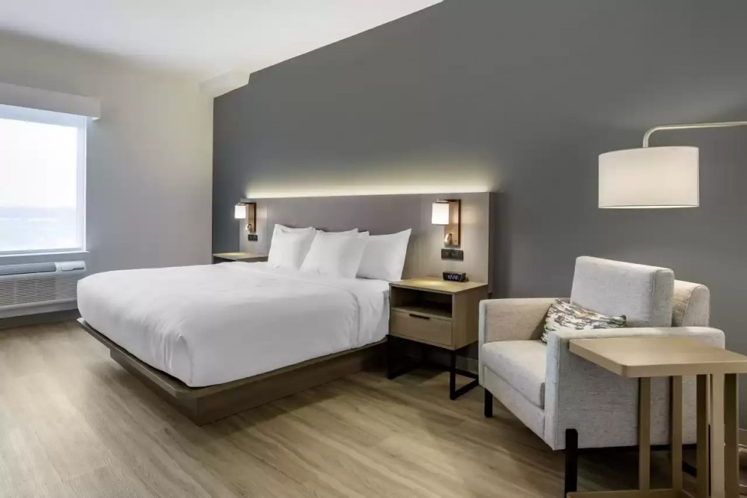 Four Points by Sheraton Newark Airport 5/30