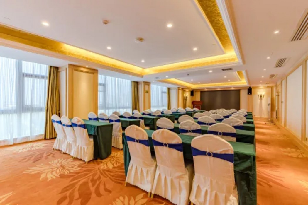Vienna Hotel (Feidong Dongcheng High Speed Railway Station) 25/39