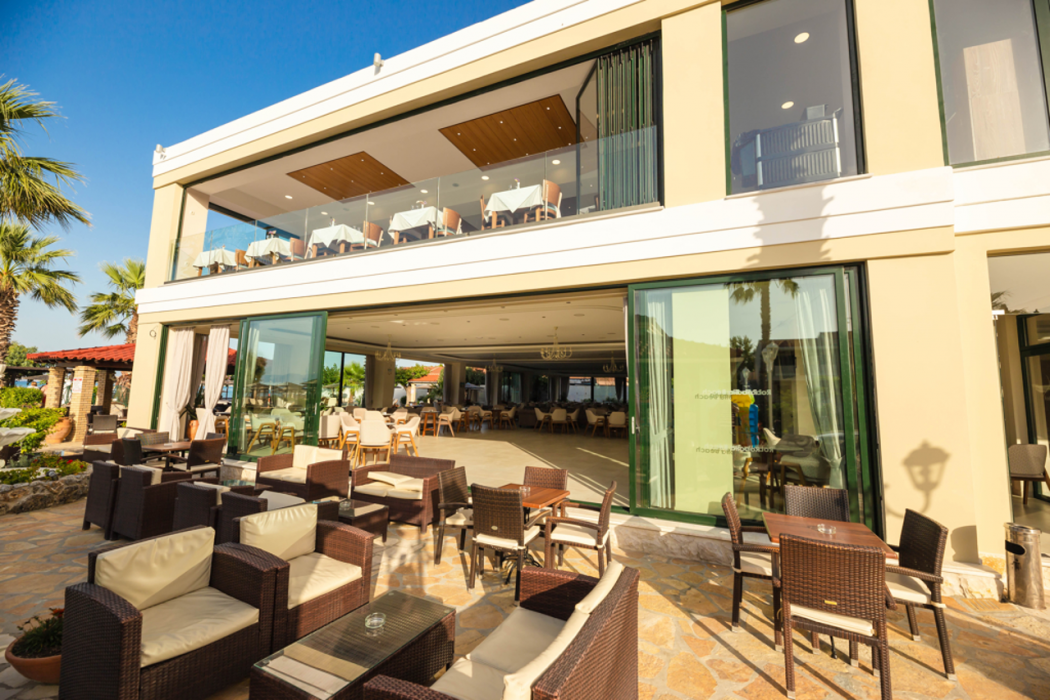 Robolla Beach Aparthotel 40/75