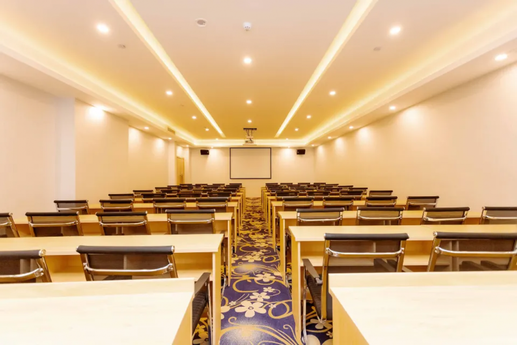 Lavande Hotel (Chongzhou Wanda Plaza) 31/51