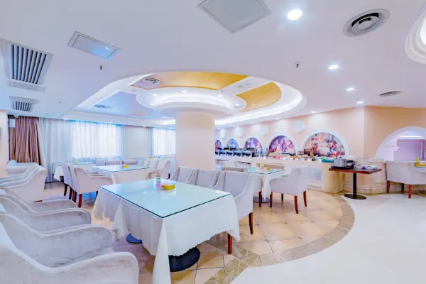 Vienna Hotel (Guilin North High-speed Railway Station Chengbei) 14/17