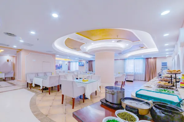 Vienna Hotel (Guilin North High-speed Railway Station Chengbei) 16/17